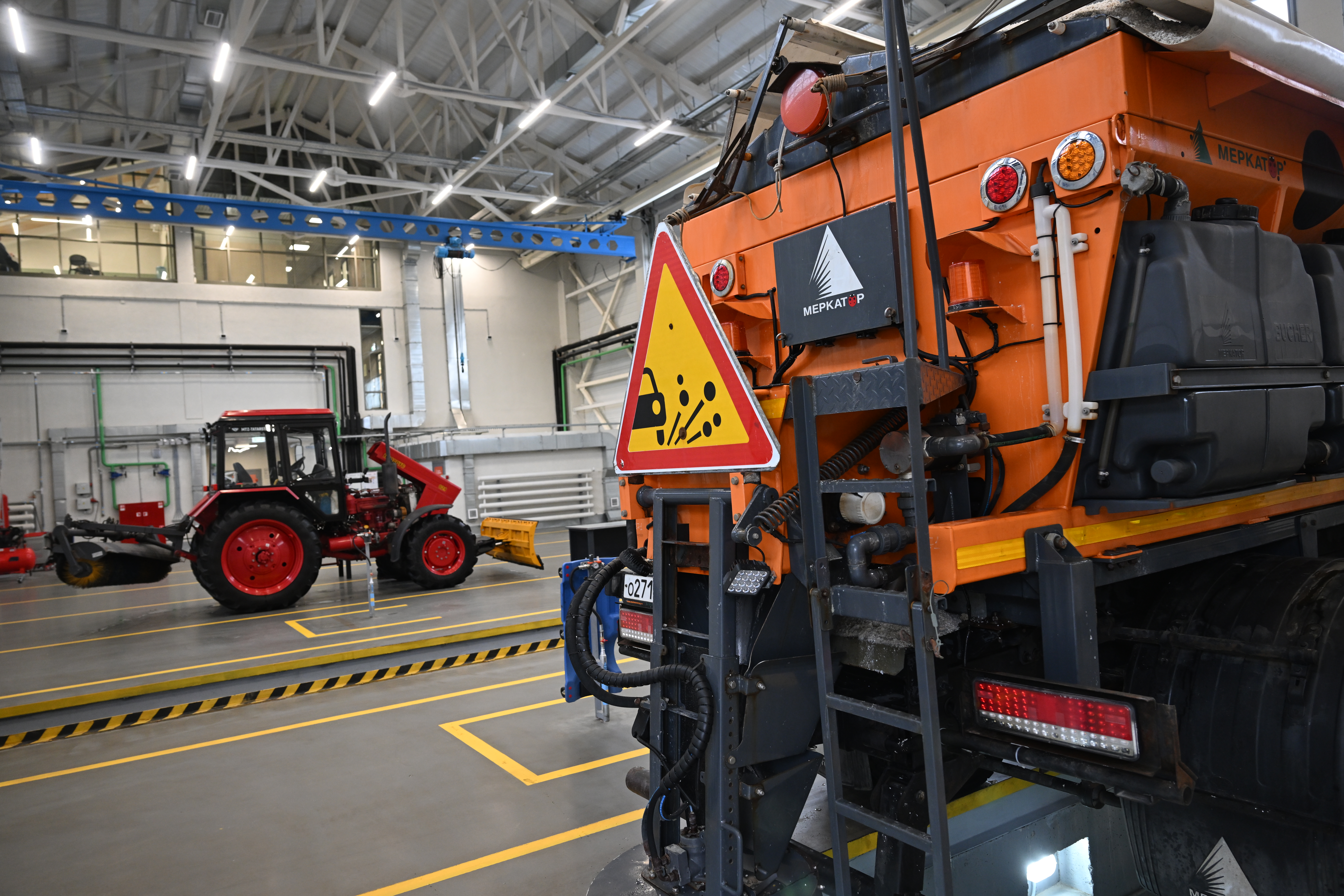 Рустам Минниханов и Ильсур Метшин посетили новую базу МУП «Городское благоустройство» и теплицу «Горводзеленхоз»